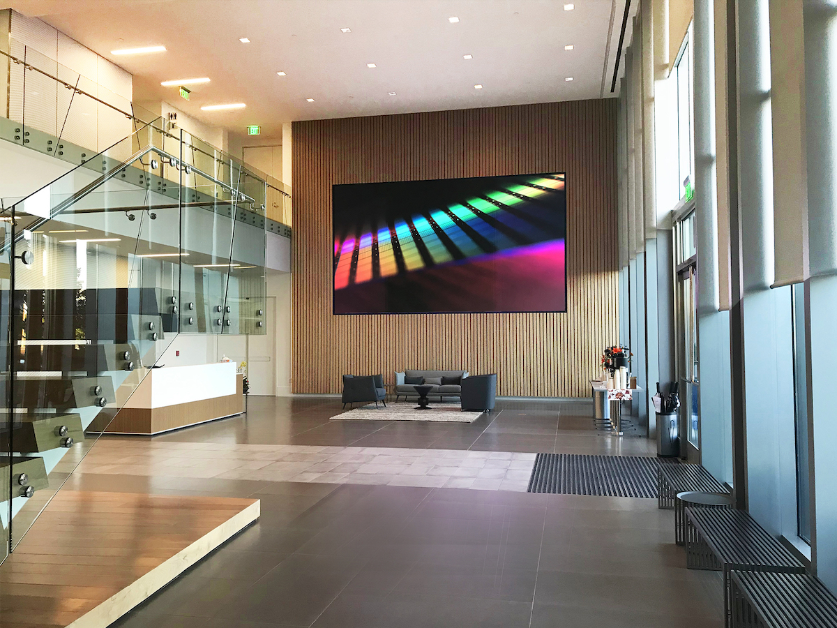 How to Create a Video Wall with Multiple LCD Displays